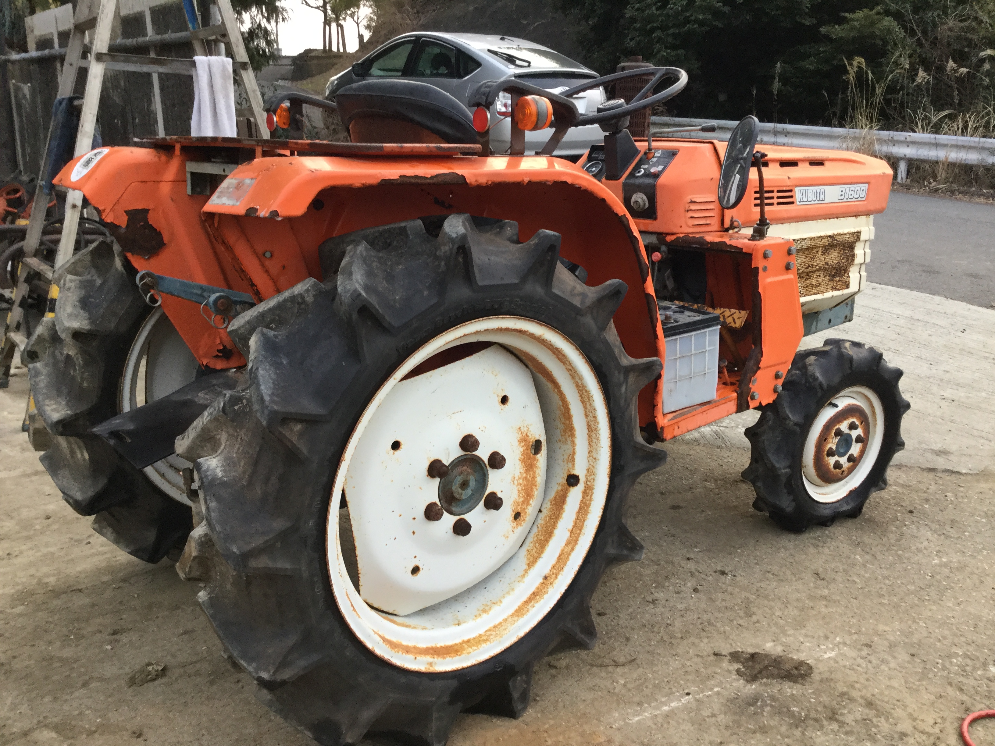 KUBOTA B1600  : Exporting used cars, tractors & excavators from Japan