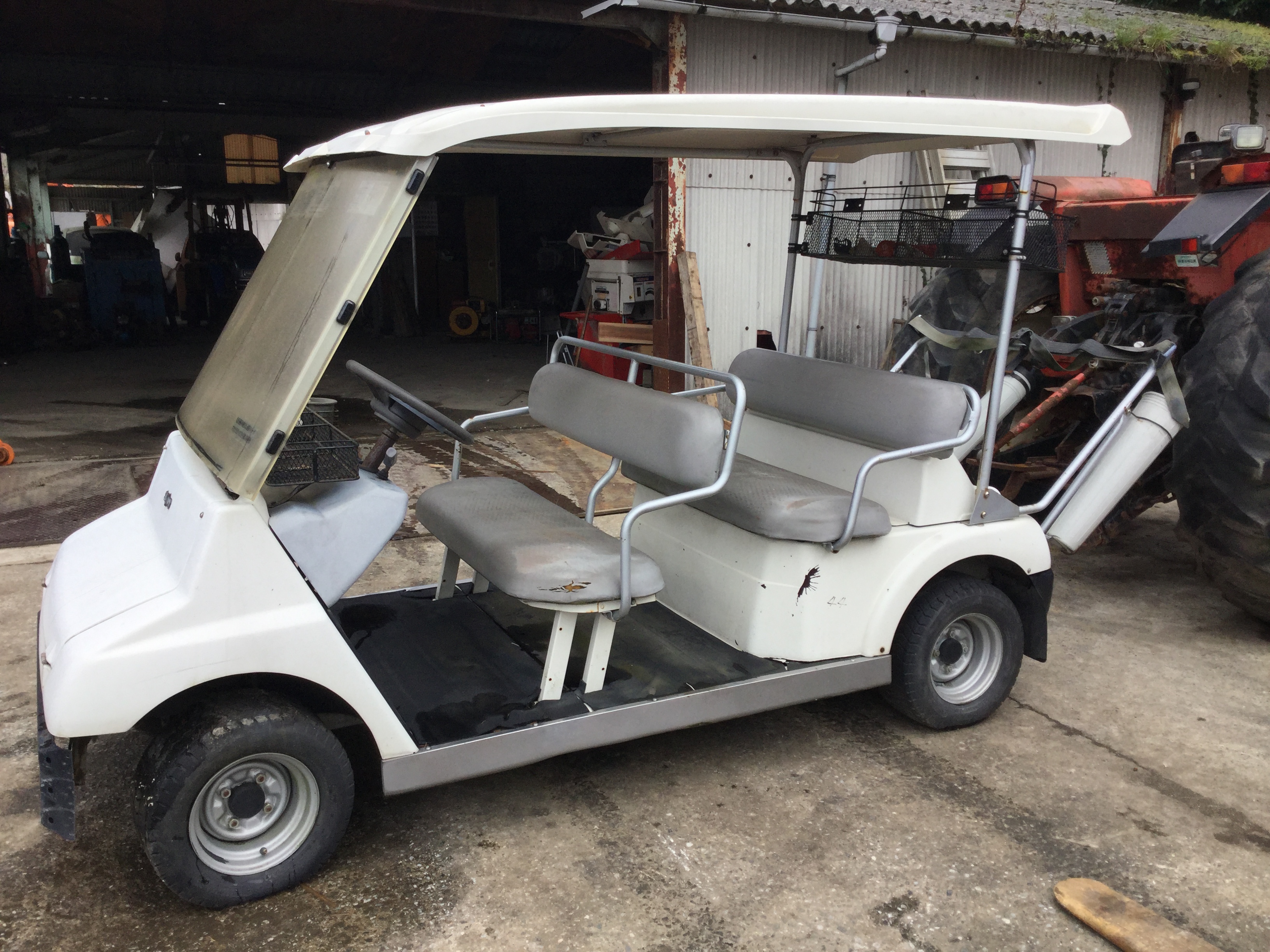 CLUB CAR  : Exporting used cars, tractors & excavators from Japan