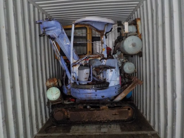 CONTAINER LOADING PICTURES  : Exporting used cars, tractors & excavators from Japan