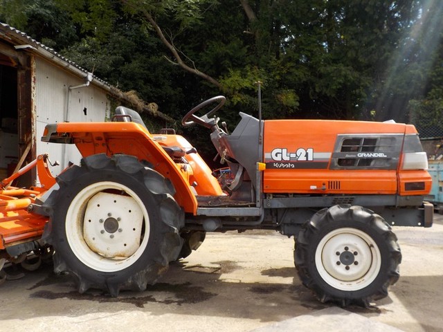 GL-21  : Exporting used cars, tractors & excavators from Japan