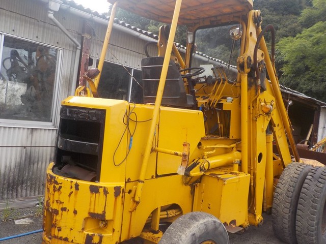 KOMATSU SD25-1  : Exporting used cars, tractors & excavators from Japan