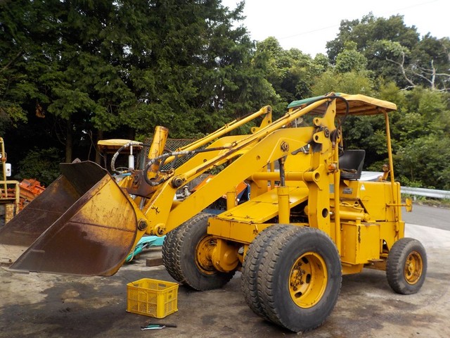 KOMATSU SD25-1  : Exporting used cars, tractors & excavators from Japan