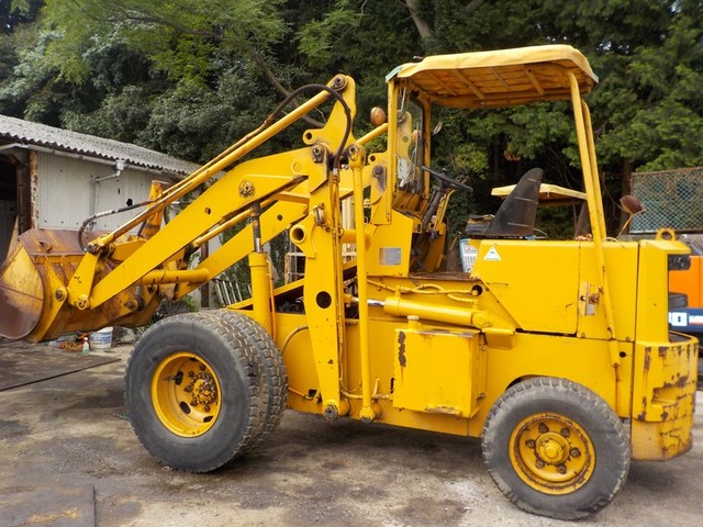 KOMATSU SD25-1  : Exporting used cars, tractors & excavators from Japan