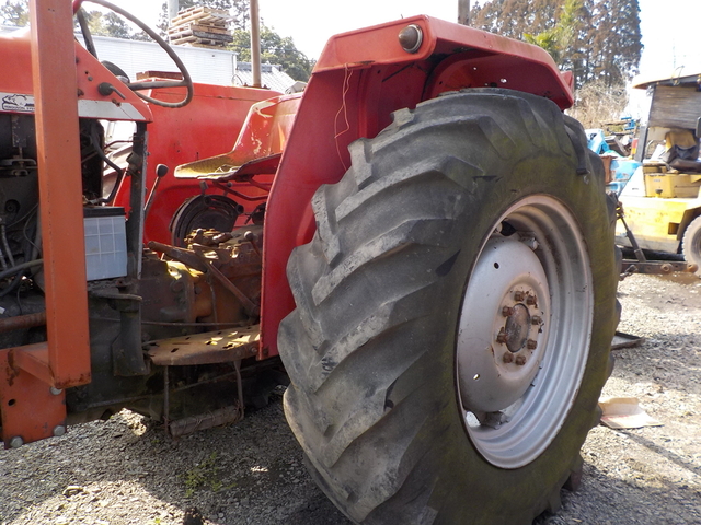 MASSEY 185  : Exporting used cars, tractors & excavators from Japan