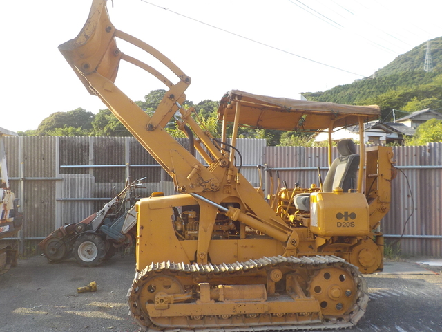 D20S  : Exporting used cars, tractors & excavators from Japan