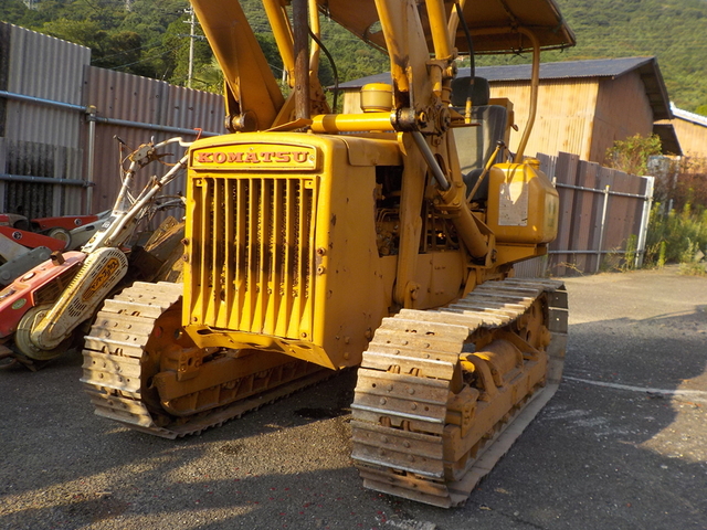 D20S  : Exporting used cars, tractors & excavators from Japan