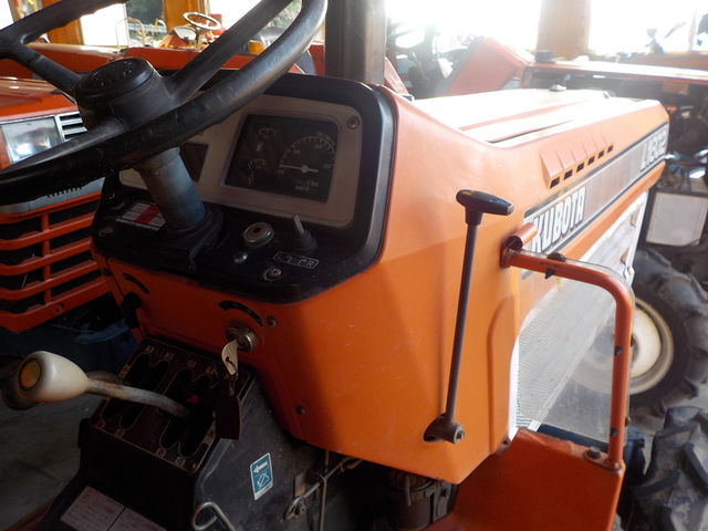 KUBOTA L1802  : Exporting used cars, tractors & excavators from Japan