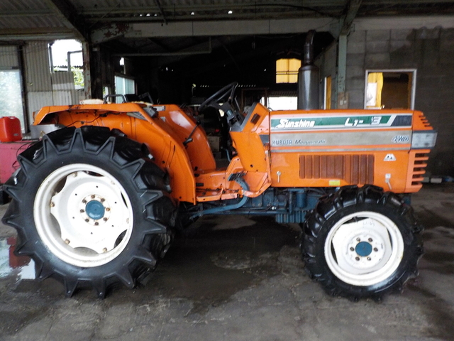 KUBOTA L1-43  : Exporting used cars, tractors & excavators from Japan