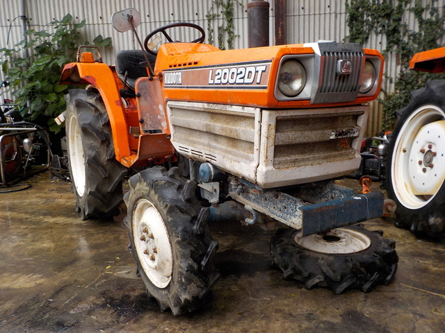 KUBOTA L2002DT  : Exporting used cars, tractors & excavators from Japan