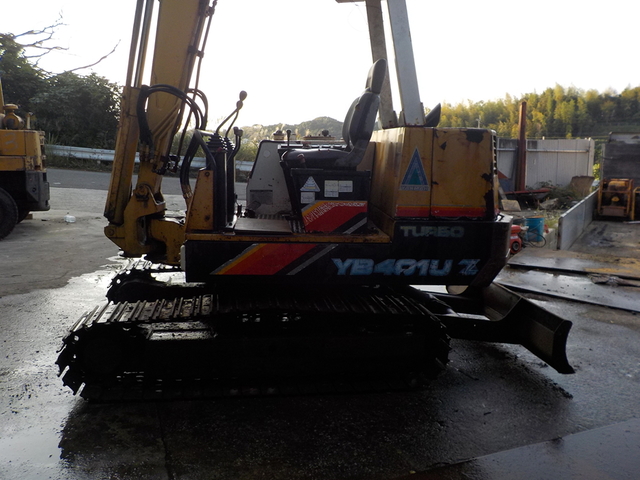 YANMAR YB401UZ  : Exporting used cars, tractors & excavators from Japan