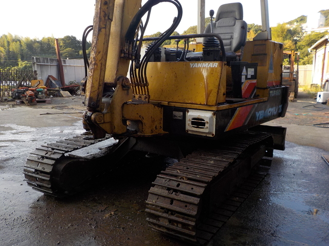 YANMAR YB401UZ  : Exporting used cars, tractors & excavators from Japan