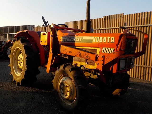 KUBOTA L2602DT  : Exporting used cars, tractors & excavators from Japan