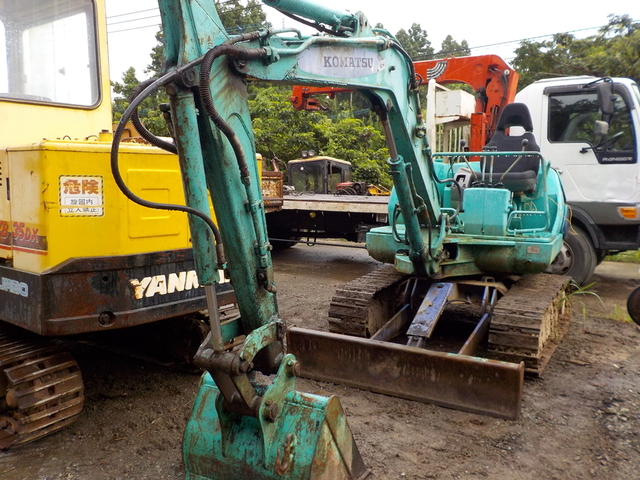 KOMATSU PC20-7  : Exporting used cars, tractors & excavators from Japan