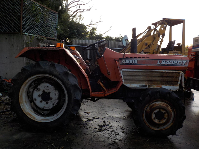 KUBOTA L2402DT  : Exporting used cars, tractors & excavators from Japan