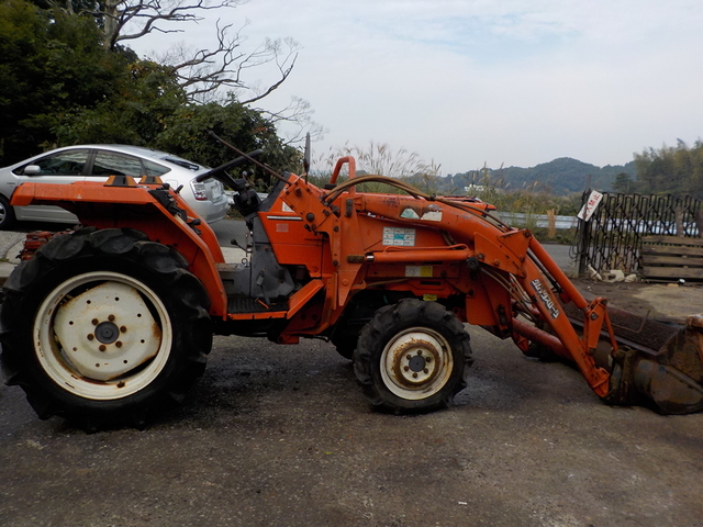 KUBOTA ZL1-215  : Exporting used cars, tractors & excavators from Japan