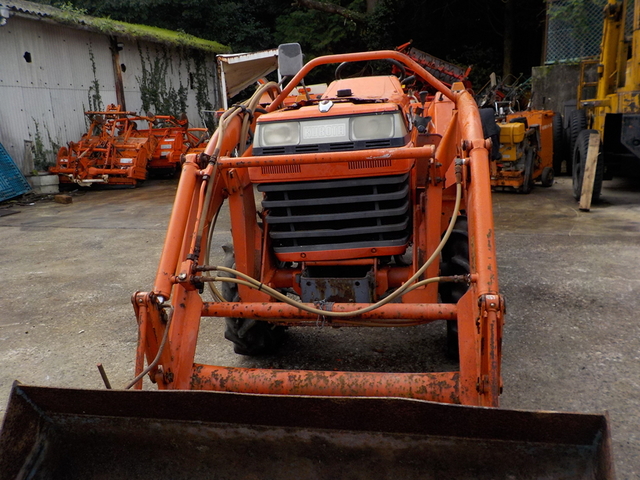 KUBOTA ZL1-215  : Exporting used cars, tractors & excavators from Japan