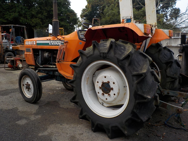 KUBOTA L2802  : Exporting used cars, tractors & excavators from Japan